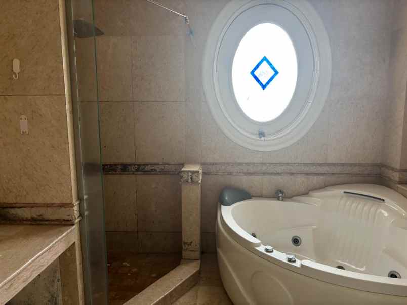 rumah mewah di bukit gading mediterania kelapa gading