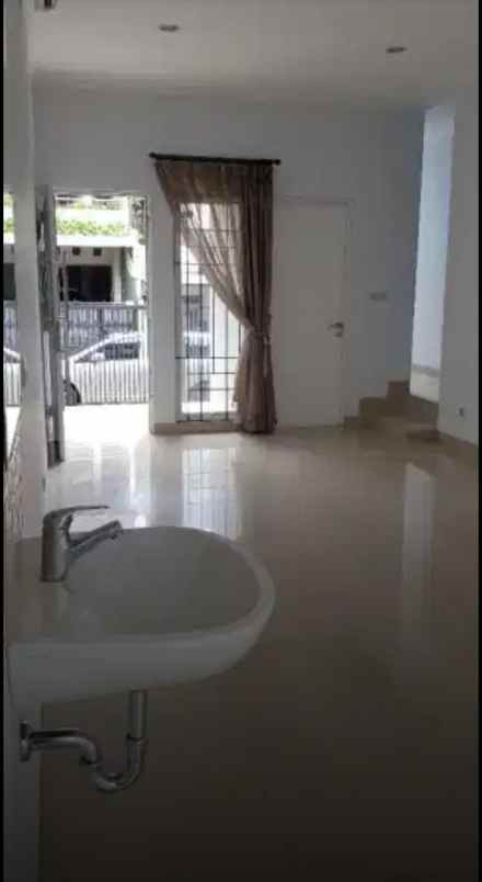 rumah mewah disewakan lokasi strategis