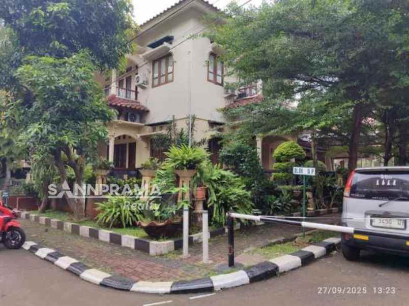 rumah mewah hook pesona khayangan depok kustin