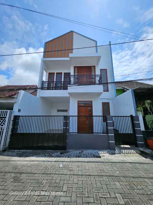 rumah mewah siap huni lokasi blimbing malang