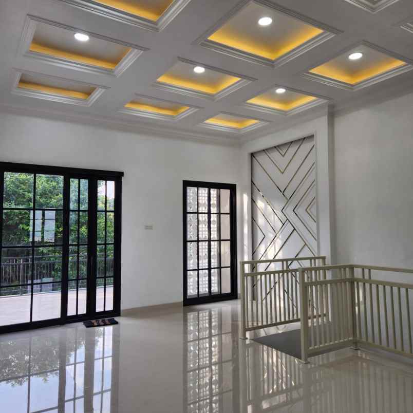 rumah modern mewah strategis di oma campus malang