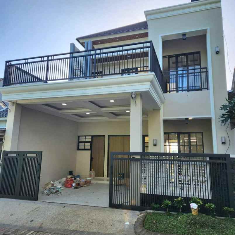 rumah modern mewah strategis di oma campus malang