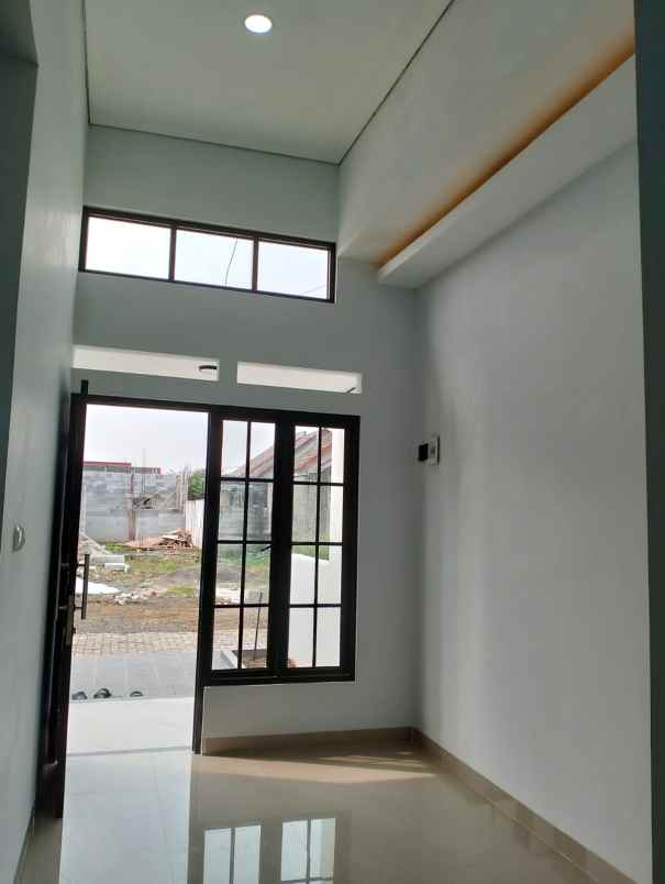 rumah modern row jalan 5 meter one gate system