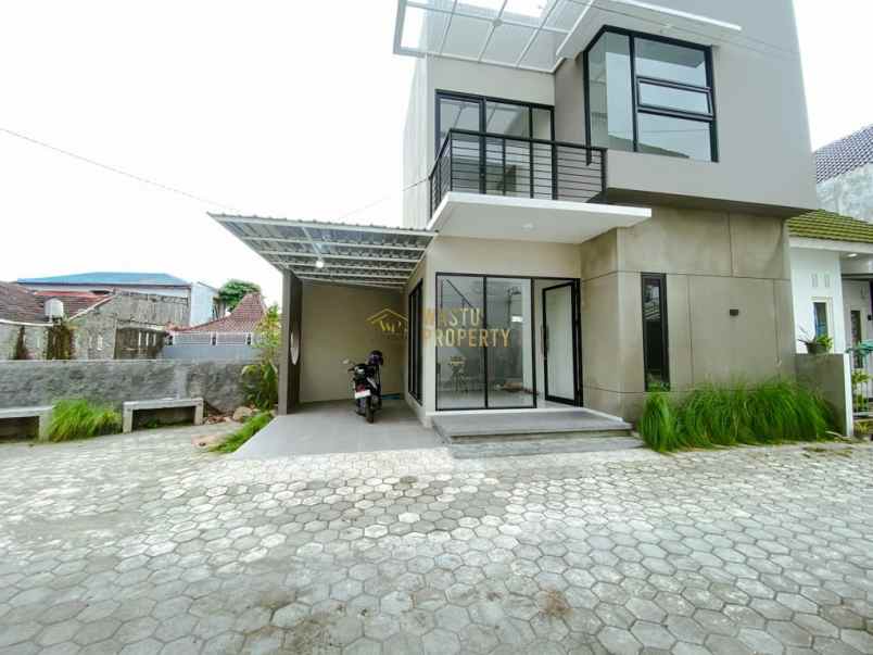 rumah modern tropis siap huni di potorono hanya 1 unit