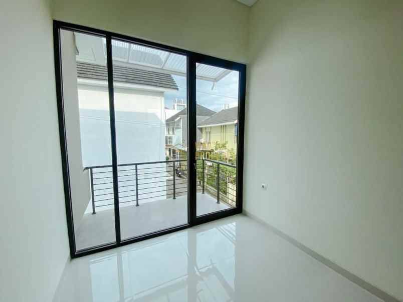 rumah modern tropis siap huni di potorono hanya 1 unit