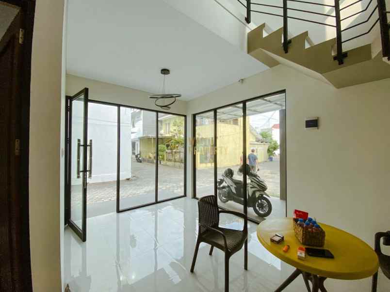 rumah modern tropis siap huni di potorono hanya 1 unit