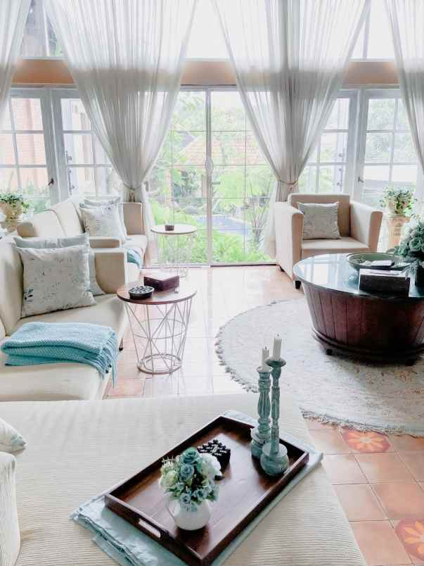 rumah nuansa villa di cinangka sawangan kota depok