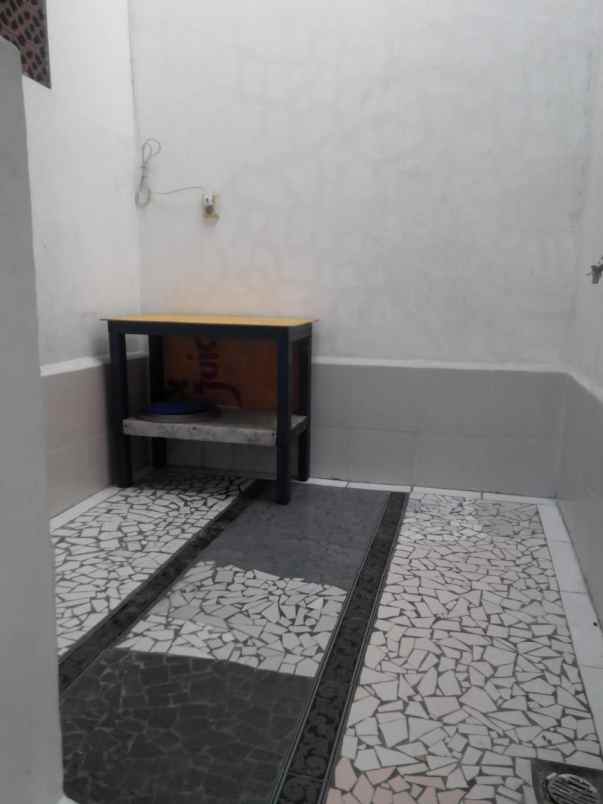 rumah nyaman di pondok kelapa duren sawit