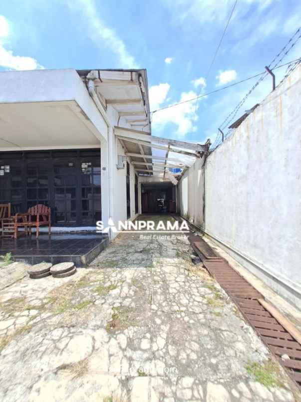 rumah paviliun dengan tanah luas di beji bbgrin