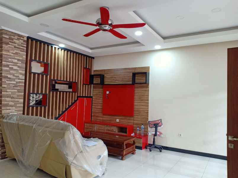 Rumah Baru 3 Lantai Full Furnis Pondok Kelapa Duren Sawit Jakarta Timu