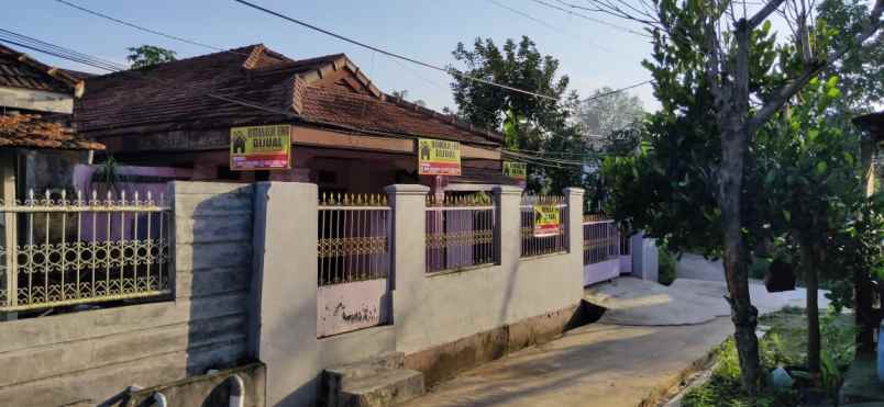 rumah pribadi lingkungan adem asri