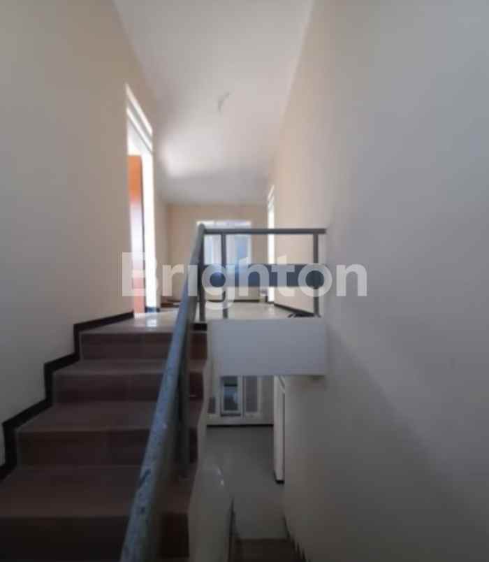 rumah rungkut asri shm 2 lantai hadap barat