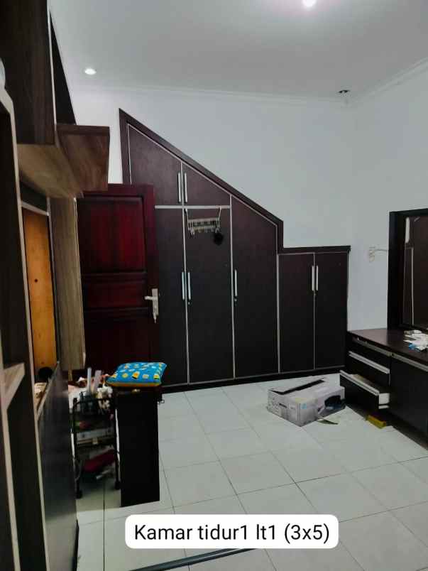 rumah sarijadi 10 menit tol pasteur 2 carpot mobil