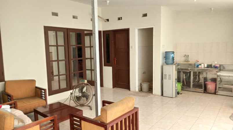 rumah second dalam townhouse di kayu putih