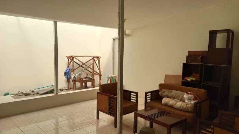 rumah second dalam townhouse di kayu putih