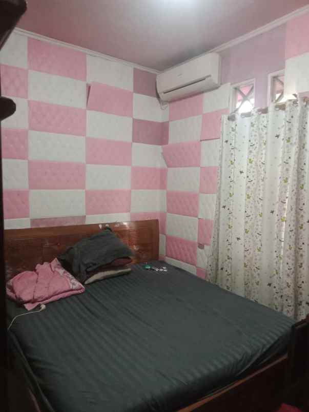 rumah second hook dalam kavling di kalimulya depok