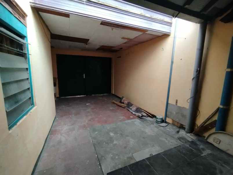 rumah second lokasi strategis dekat pasar gede solo