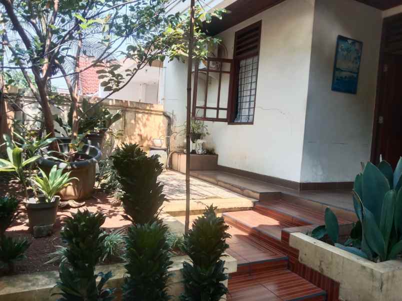 rumah second murah 2 lantai siap huni dimampang depok