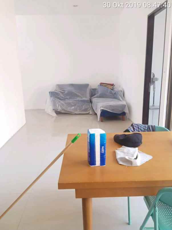 rumah second strategis di citra lake sawangan depok