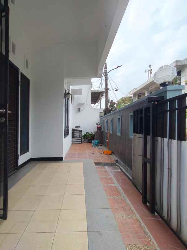 rumah secondary dalam komplek di jatibening bekasi