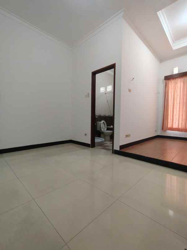 rumah secondary dalam komplek di jatibening bekasi