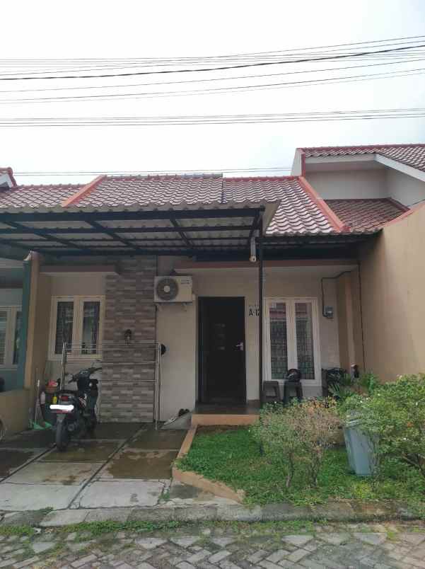 rumah secondary terawat di mekarsari