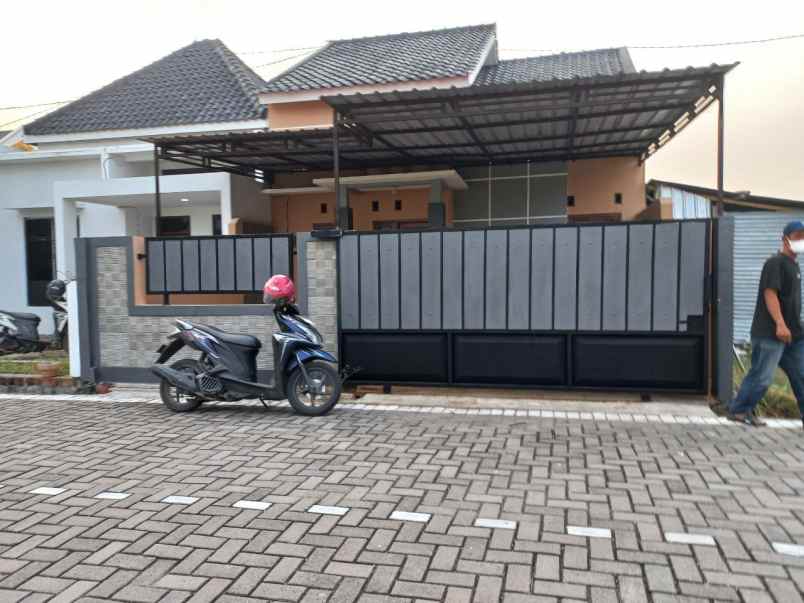 rumah siap huni dekat puast kota sukoharjo