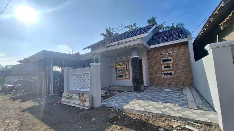 rumah siap huni dekat sd negeri di selomartani kalasan