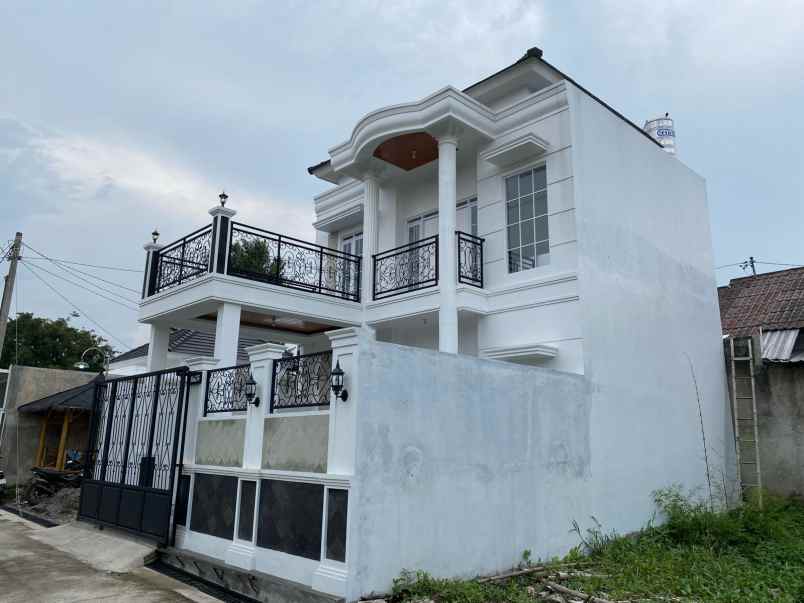 rumah siap huni di klaten kota design 2 lantai modern