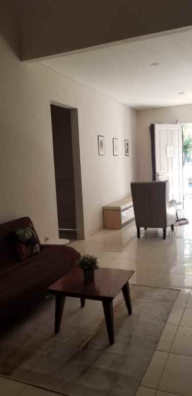 rumah siap huni full furnished di pakuwon city