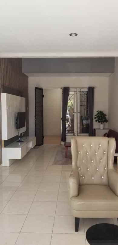 rumah siap huni full furnished di pakuwon city