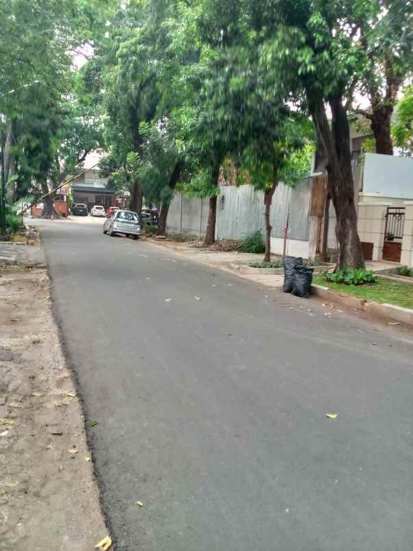 rumah siap huni kebayoran baru