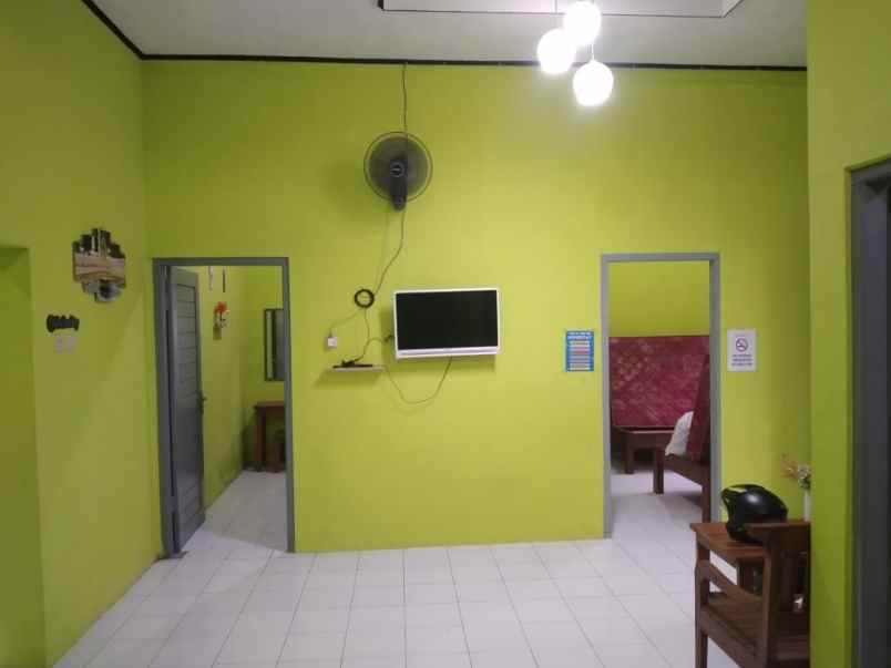 rumah siap huni tanah luas dekat pemda sleman