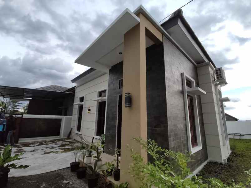 rumah siap huni tanah luas view sawah di prambanan