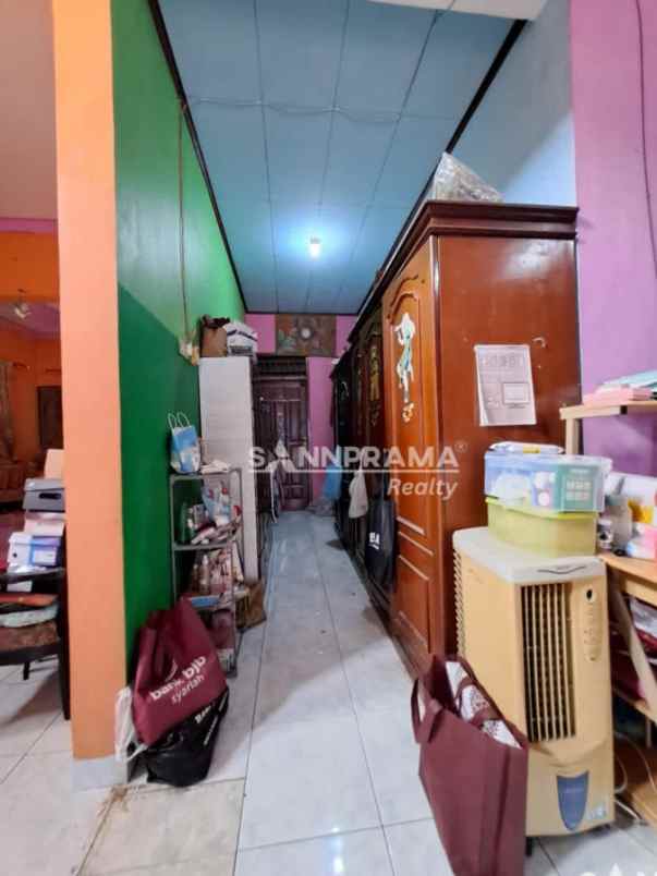 rumah strategis dan luas di beji depok bbgrin