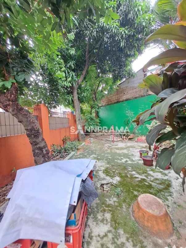 rumah strategis dan luas di beji depok bbgrin