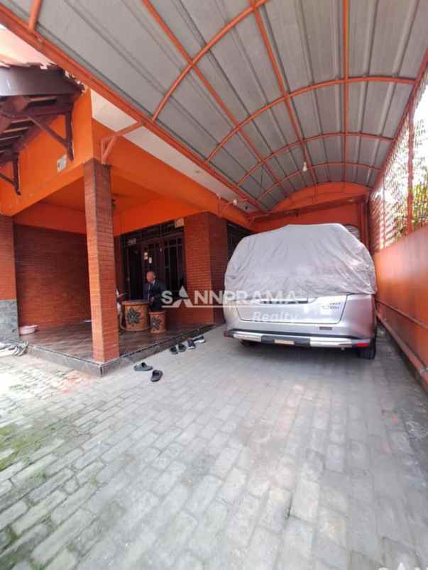 rumah strategis dan luas di beji depok bbgrin