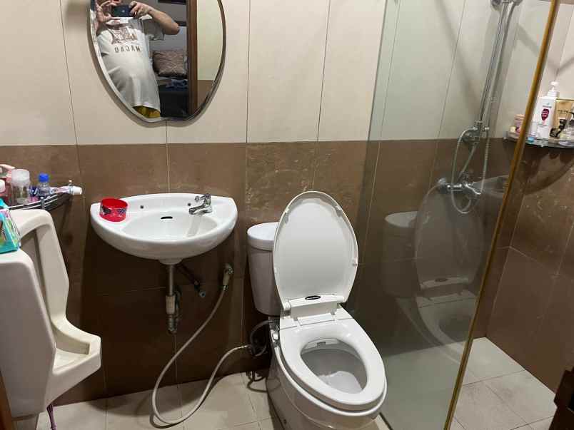 rumah super luas pinggir jalan pepaya raya jagakarsa