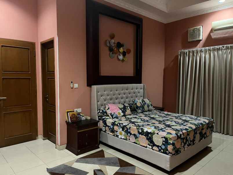 rumah super luas pinggir jalan pepaya raya jagakarsa
