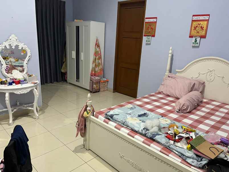 rumah super luas pinggir jalan pepaya raya jagakarsa