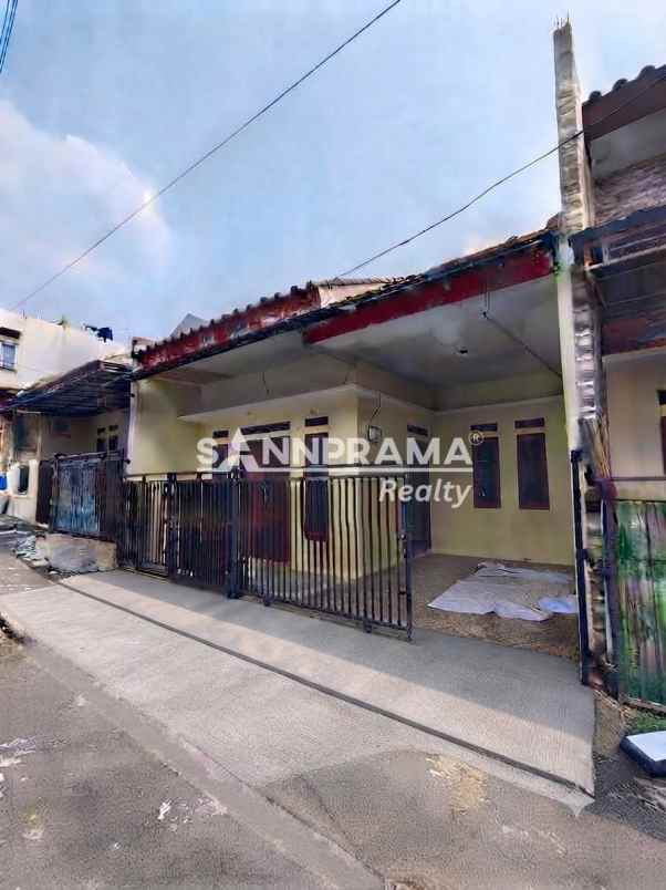 rumah termurah di grogol depok fry