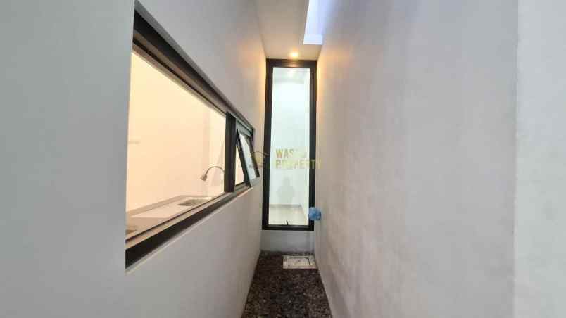 rumah tropis modern siap huni di jalan kaliurang