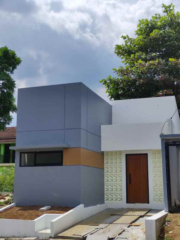 rumah villa dengan private pool di ciomas bogor