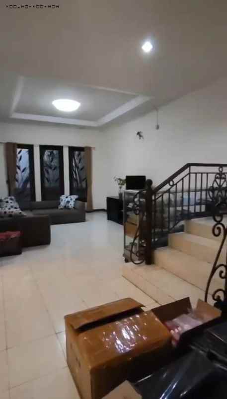 rumah villa galaxy minimalis furnish