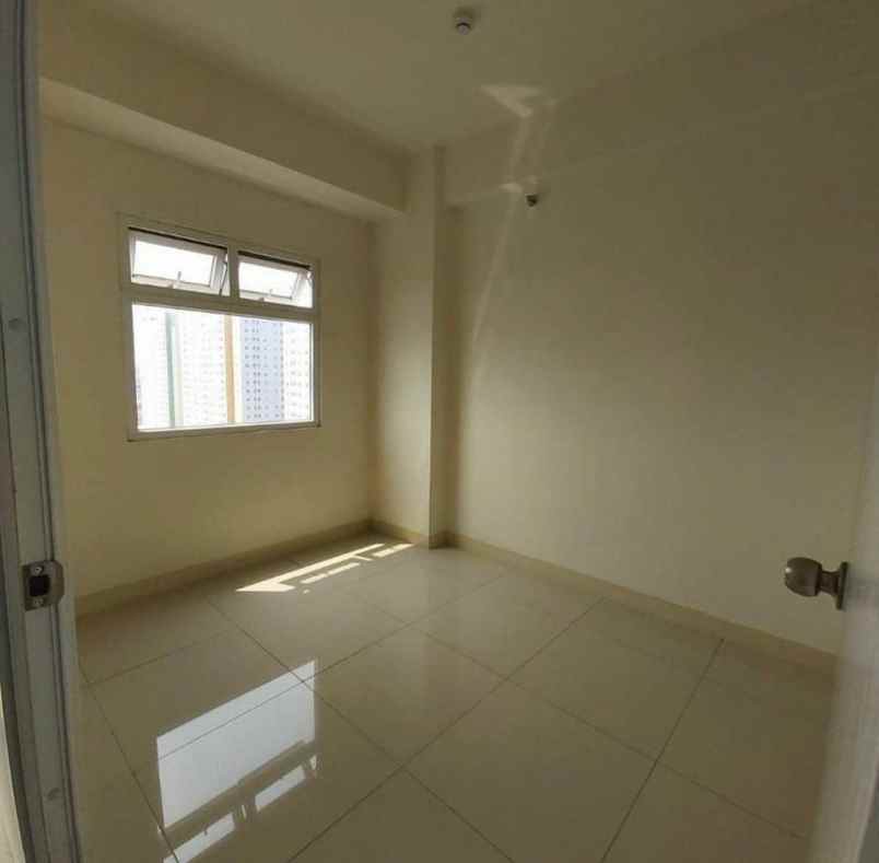 sewa apartemen 2 kamar kosongan di green pramuka city