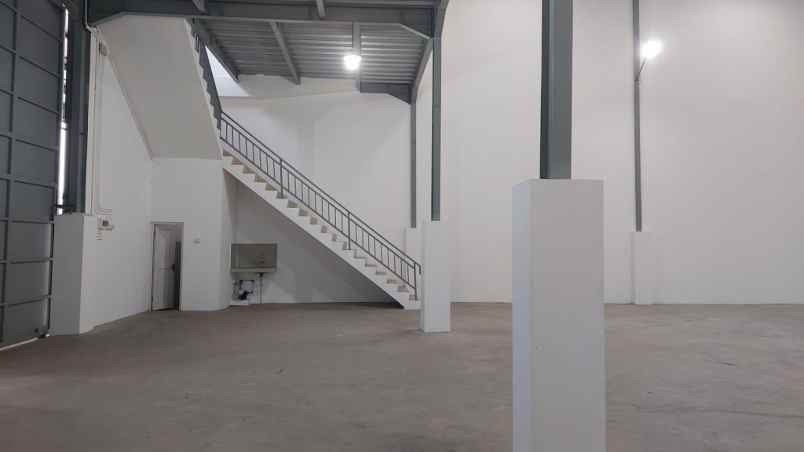 sewa gudang baru perternakkan cengkareng jak bar