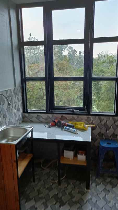 sewa rumah 2 lantai 3 kamar dekat pasar dago