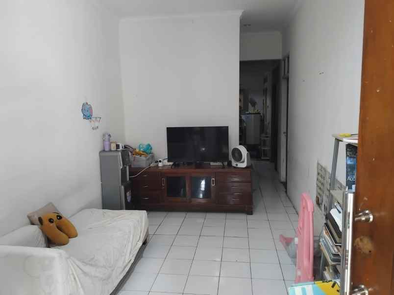 sewa rumah komplek di villa japos