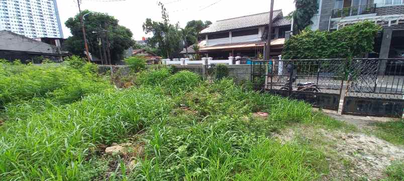 tanah hook super luas di komplek tosiga hadap timur