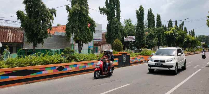 tanah luas dan bangunan akses strategis di kota madiun